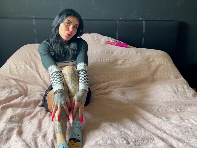 Download: Chaya-Mila - OMG ich bin so aufgeregt..Mein erstes Sebstbefriedigungs Video