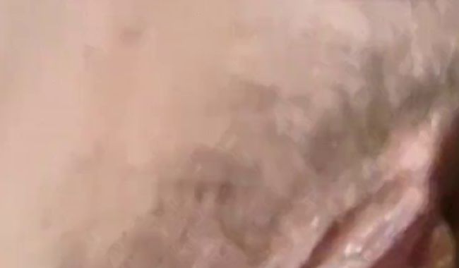 Download: Cheyenn432 - Selbstbefriedigung in Nahaufnahme. Verwöhnt mit Gummischwanz und Vibrator.