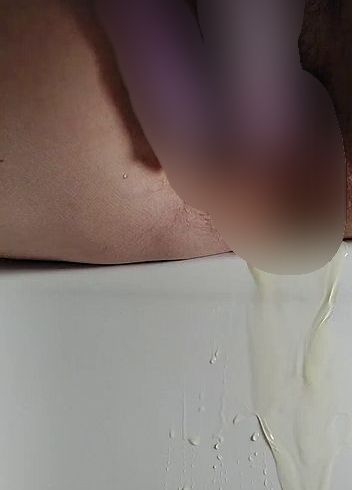 Download: Cheyenn432 - Geil gepisst mit haariger muschi und doppeldildo ?