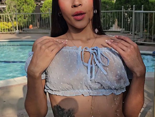 Download: ChloeMaccoy - Dieses süße Mädchen möchte mit Wasser spielen