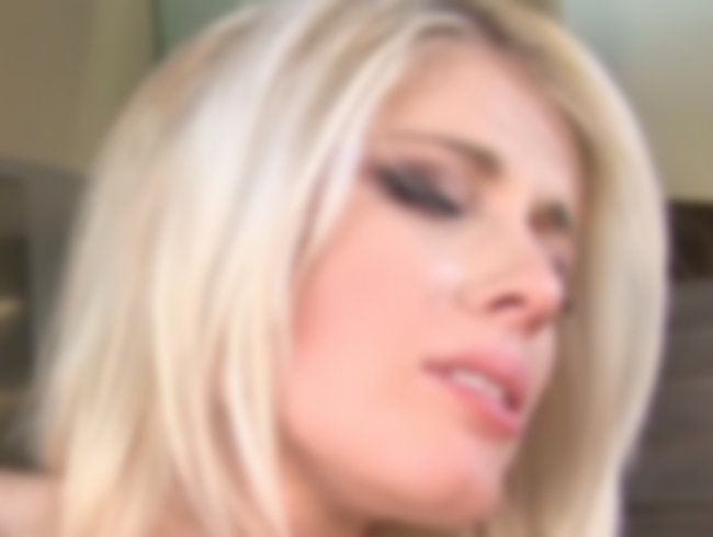 Download: Claudia-18 - Blondies im Doppelpack! Flotter Dreier mit meiner geilen Freundin!!!!!!!!!!!!!!!!