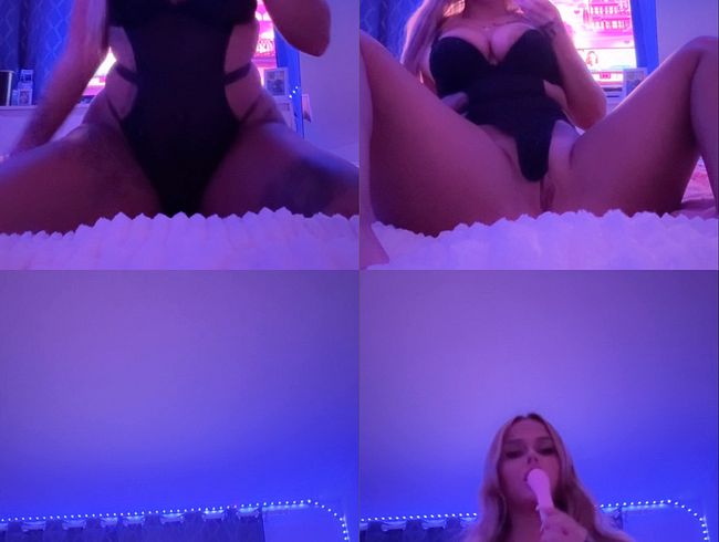 Download: Coco2004 - Heiße Russian Schlampe befriedigt sich selbst.