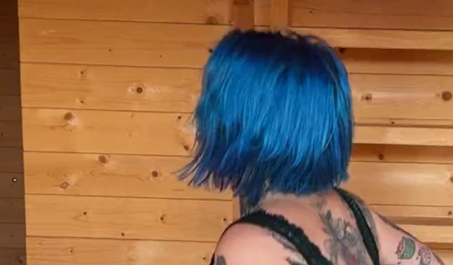 Download: Colorfull_Honey - Strip mit Music und tanzen