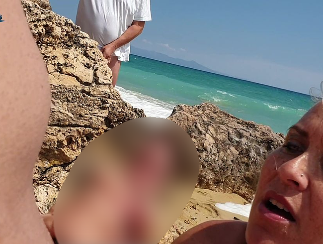 Download: Costas_Antonis - Beim Blowjob erwischt worden am FKK Strand