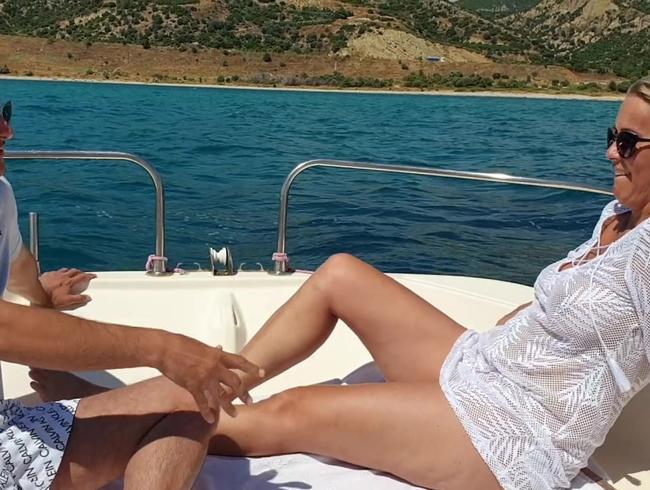 Download: Costas_Antonis - Wer ein Boot hat fickt die geilsten Milfs