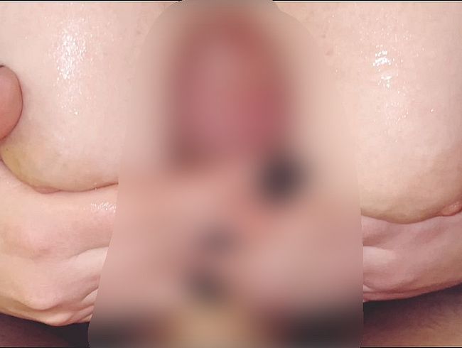 Download: CoupleofCloseups - Ich FICKE seinen harten SCHWANZ mit meinen prallen straffen TITTEN bis er auf sie ABSAFTET!