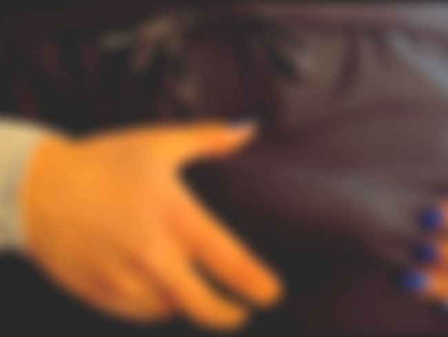 Download: CoupleofCloseups - Geiler HANDJOB!! Vor dem Sport noch schnell ABGEWICHST!