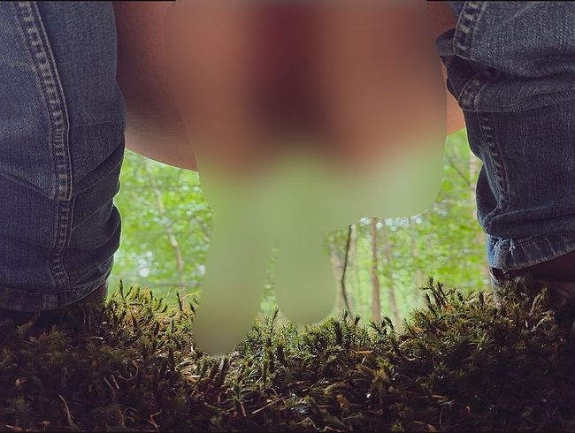 Download: CoupleofCloseups - Natursekt im Wald!! Mein erster OUTDOOR-PISS!