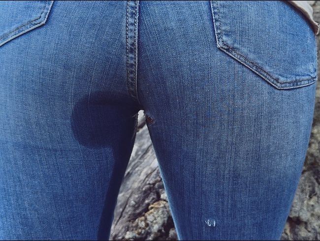 Download: CoupleofCloseups - USERWUNSCH!! Ich PISS mir draußen in die Hose, konnte es nicht mehr aushalten!