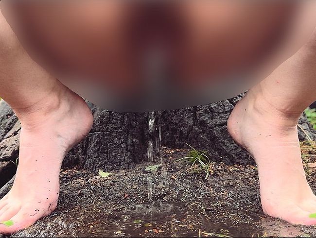 Download: CoupleofCloseups - Geilster OUTDOOR PISS EVER!! Natursekt vom Feinsten + MEGA SQUIRT!