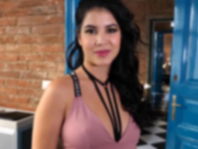 Download: Crazy-18 - Mega geilen Teenyarsch aufgeknackt!!!