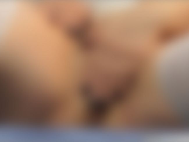 Download: Crazy-Carmen - Kitzler Massage in Nahaufnahme...