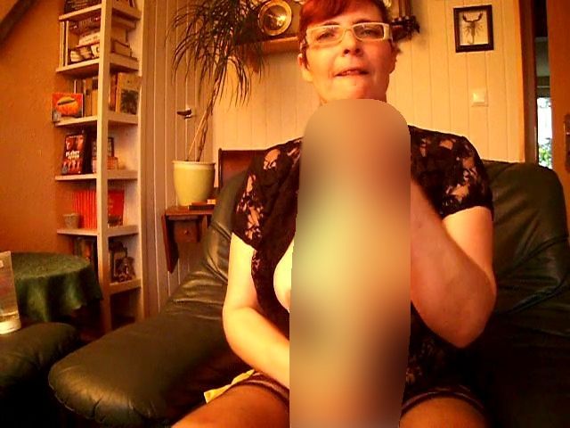 Download: Crazy-Carmen - Monster-Dildo, ein geiles User-Geschenk...