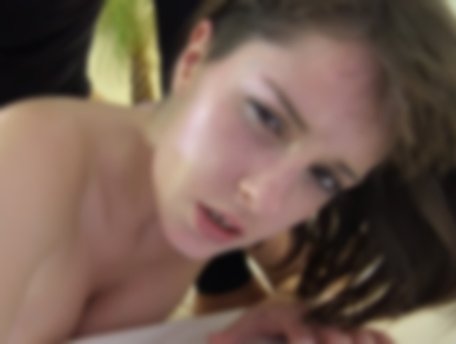 Download: CrazyAndWild - Mein Loch ist einfach zu eng! Er spritzt mich randvoll!!!