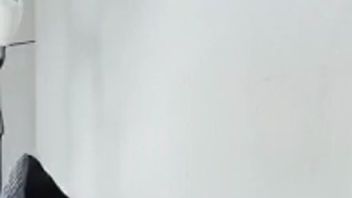 Download: Creamybunny - Beide Löcher gestopft und Mega Orgasmus