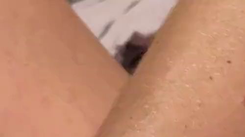 Download: Creamybunny - Toyhand und Dildo genossen