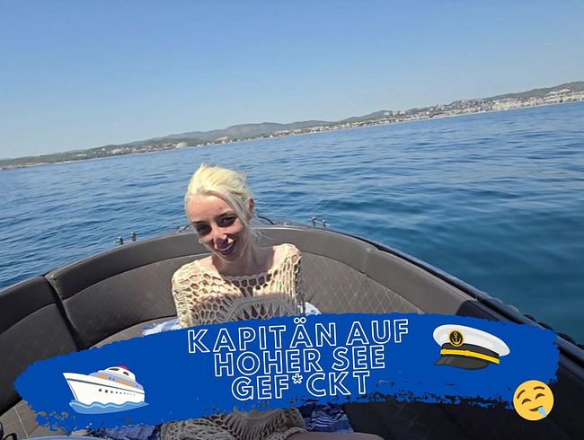 Download: CremeDeLaCreme93 - Kapitän auf hoher See gefickt