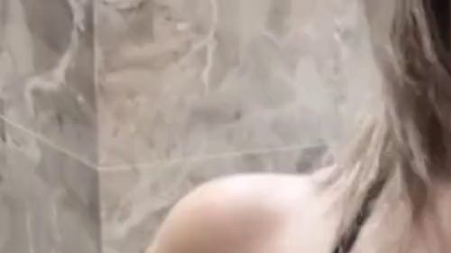 Download: Cum_Stealer - Badewanne action