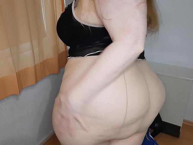 Download: Curly82 - Neue Nylon eingeweiht