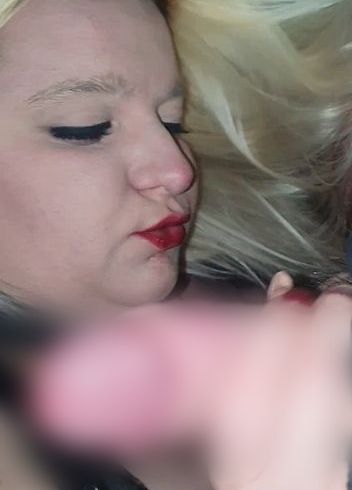 Download: Curvy-Lucy - Blowjob im Auto