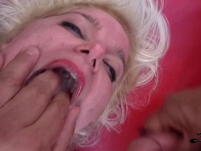 Download: Curvy-Lucy - Gangbang mit Harley Heart