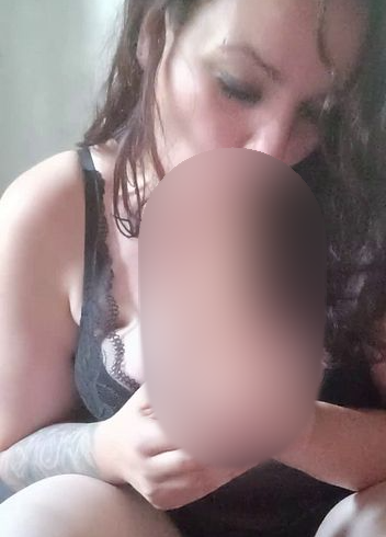 Download: CurvyKompriGirl - Ich spiele mit meinem Dildoschwanz..dann gibt es meine erste Wichsanleitung für DICH! // Video 010