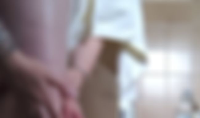 Download: CurvyKompriGirl - Retro Dusche Teil 2 /Nach der Dusche im Retro Bad abtrocknen und einölen! Userwunsch Beine einölen!