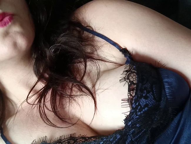 Download: CurvyKompriGirl - Nach dem Mastrubieren kurz mit dem Vibrator gespielt / neues Kurzvideo für dich