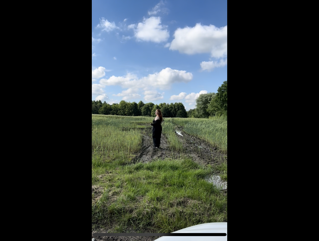 Download: CurvySecret - UNFALLURSACHE ?! FELDPISS direkt an der Hauptstraße ;)