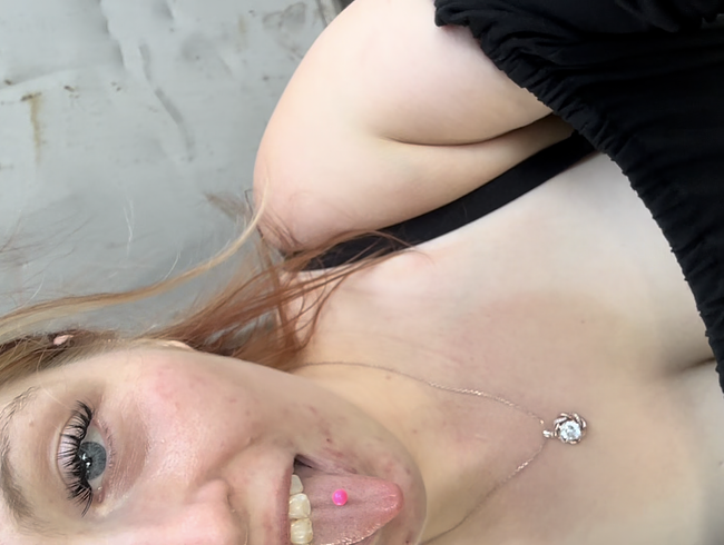 Download: CurvySecret - Dreist, dreister … Parkplatz-Piss ;)