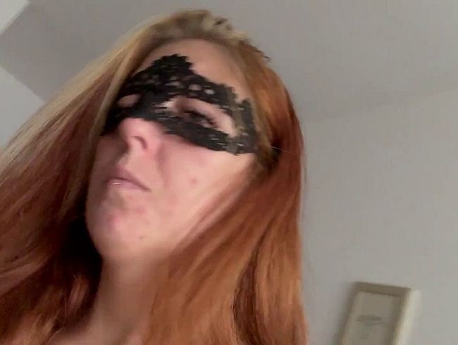 Download: CurvySecret - GIERMODUS KÜCHENFLUTUNGSEISPRUNGQUICKIE in Socken