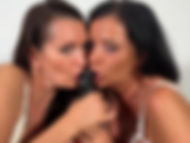 Download: DaCada - Die geilste Footjob WICHSANLEITUNG von KatiFrench und mir!