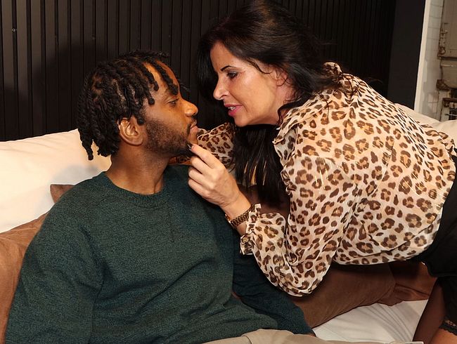 Download: DaCada - BewerbungsFICK für mein Apartment - notgeile Mitbewohnerin sucht Mieter!