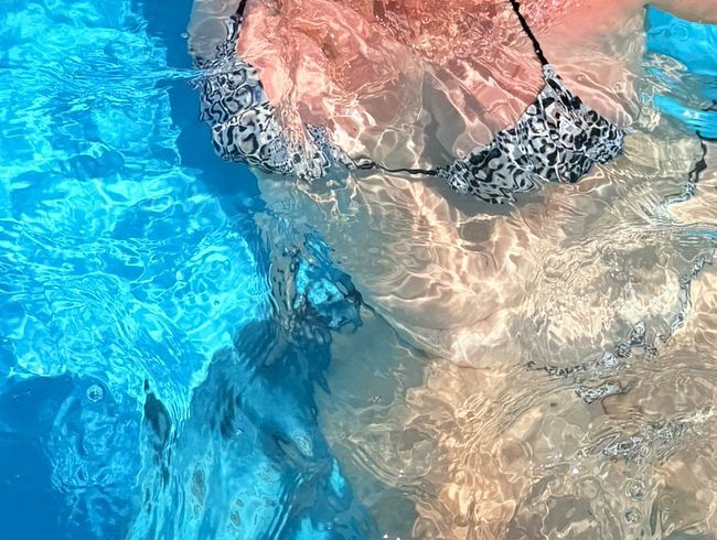 Download: Daniela2408 - Winter? Nein, lieber Pool und Sonne ?? (Ohne Ton)