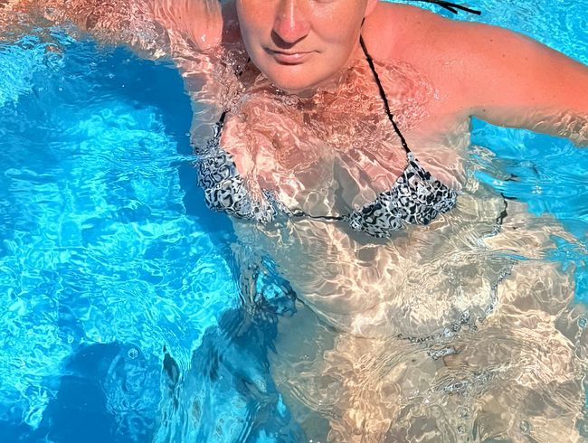 Download: Daniela2408 - Winter? Nein, lieber Pool und Sonne ?? (Ohne Ton)