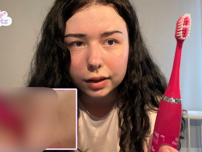 Download: DaphneDietz - Eine ELEKTRISCHE ZAHNBÜRSTE bringt mich zum Orgasmus!!!