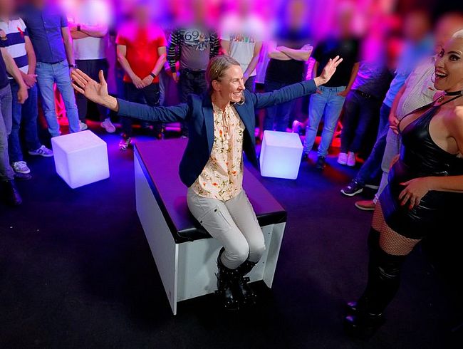 Download: Daynia - LEGENDÄRER GEBURTSTAGS BUKKAKE MASSENFICK | MILF-FREUNDIN gibt mich zum ABFICKEN frei – ohne Gnade!