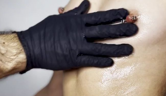 Download: Dear_Milu - Möchtest du mich auch einölen und dann einen Eiswürfel über meine Brüste reiben? (Kein Ton)