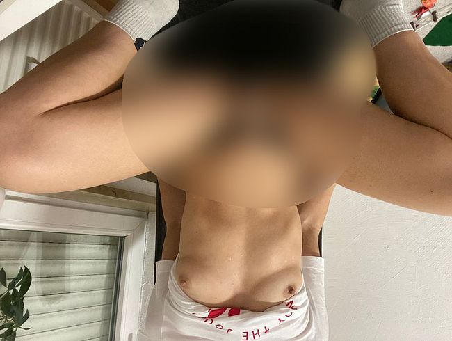 Download: Deluxerausch - Schreibtischstuhl wird nass gespritzt, von heißen Dildospielen