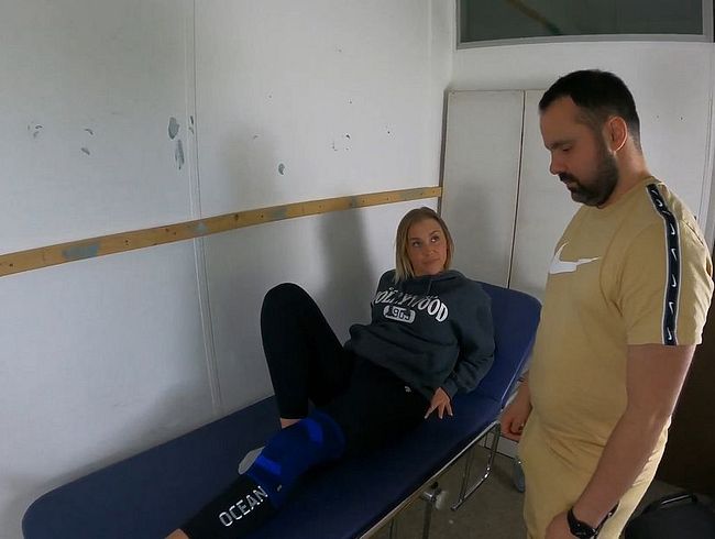 Download: DerPornoBeamte - Physiotherapeut? Ich bin FICKtherapeut! Larissa komm her mit deiner FOTZE!