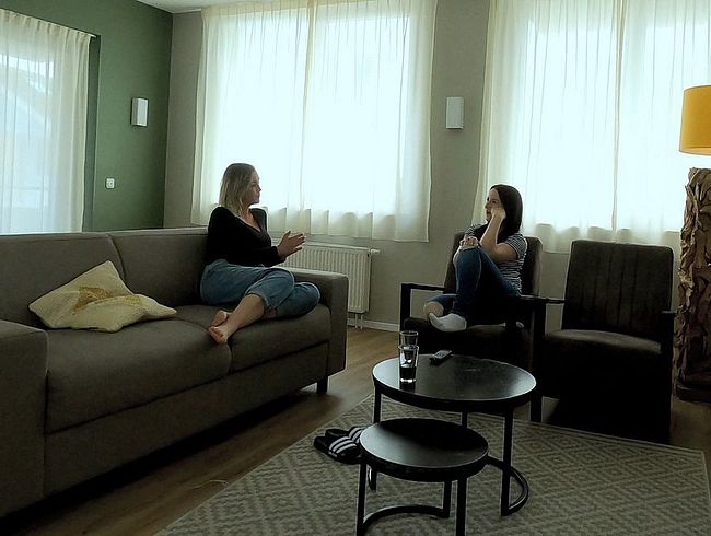 Download: DerPornoBeamte - Swinger Hotel Fick! Ich nehme mir LarissaBell hart vor & Emma leckt mein Sperma von ihren Titten!