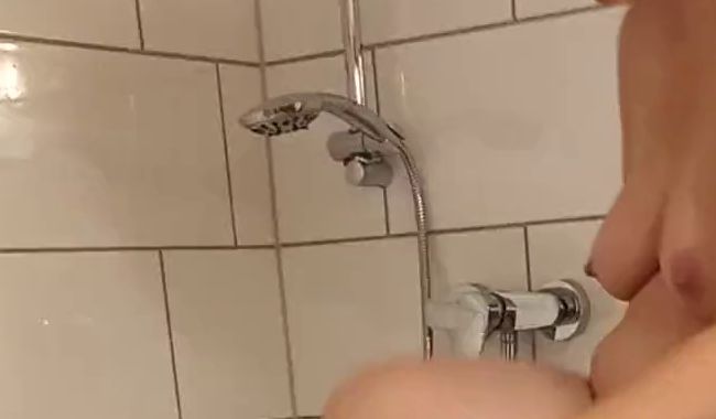 Download: Deutsche-Rike - Haare müssen weg!