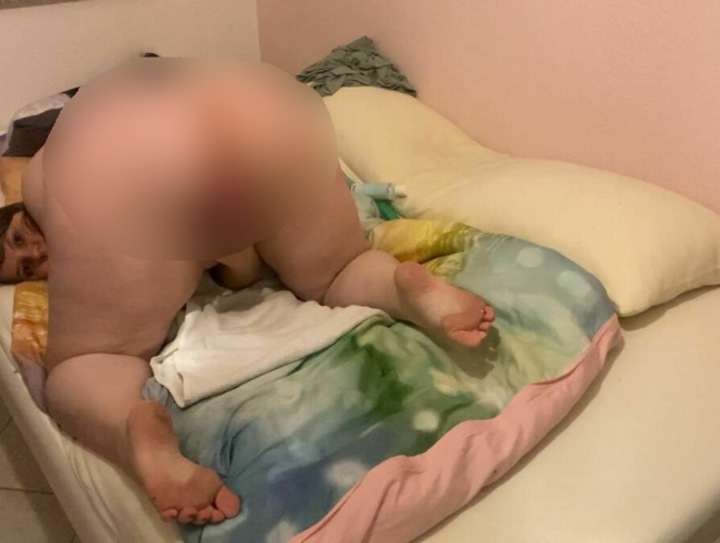 Download: Deutsche_Anna - Das Arschloch für Stiefpapa dehnen!