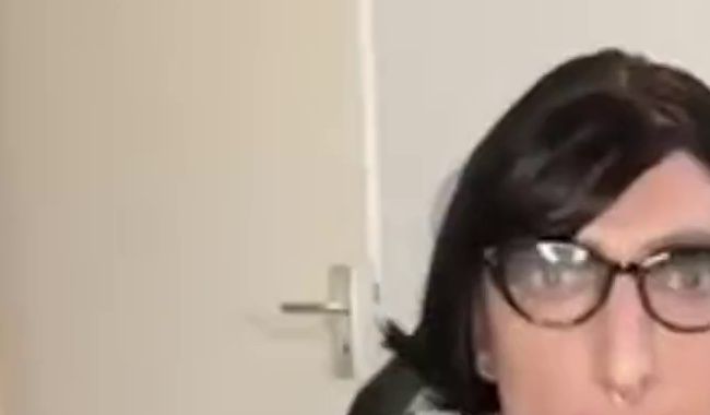 Download: DianaWinter - Ein kleines Verwöhnen mit dem Mund, ich mit meiner Nylonsohle.