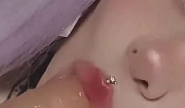 Download: DianneGolden31 - Sag mal, magst du Puppen, die Schwänze verschlingen?