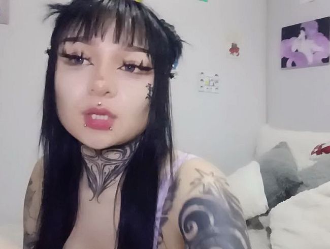 Download: DianneGolden31 - Nach einem langen Arbeitstag möchte deine Freundin mit dir spielen.