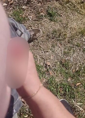 Download: DickeTitte70 - Outdoor die Eier geleert