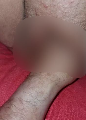 Download: DickeTitte70 - Die schmatzende Muschi mit der Hand verwöhnt bekommen.