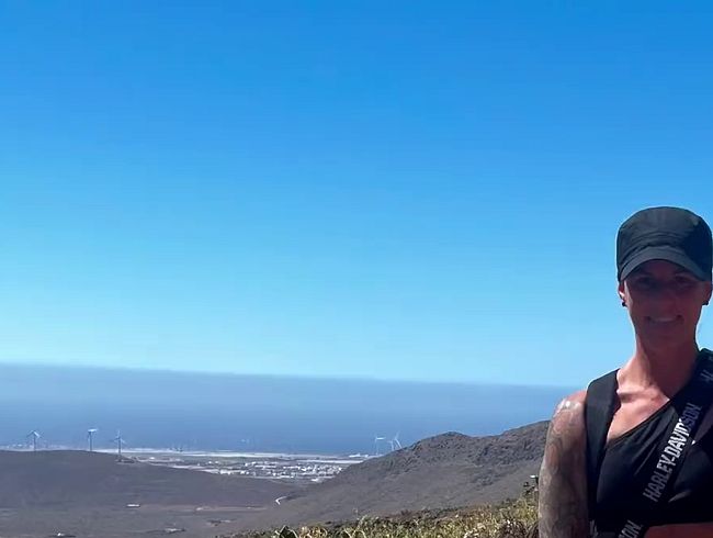 Download: DieSexyMilf - Wenn man bei einer Wanderung im Urlaub einfach mal pissen muss