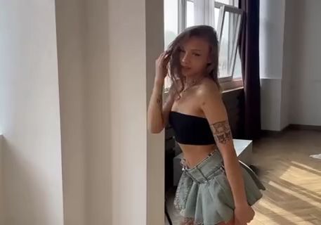 Download: DinaHot - Flirten und Rhythmus